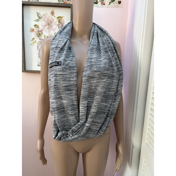 Lululemon Vinyasa Scarf Gray White Wrap Snap Shawl Cardigan Multi-Functional - Picture 1 of 5
